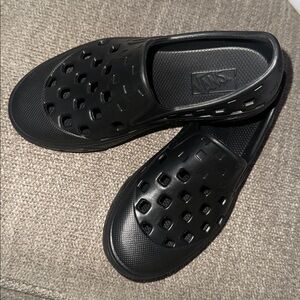 Never Been Worn Vans Mule Trek Slip On Kids Size 11-5